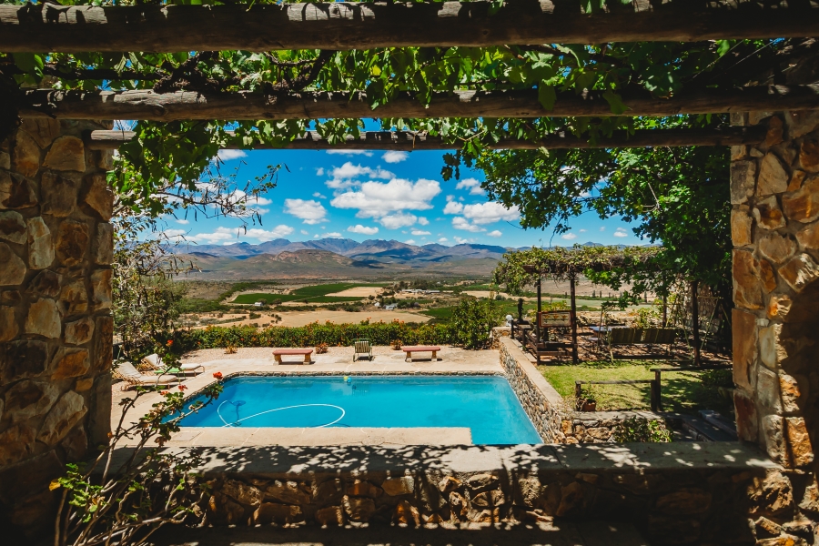 5 Bedroom Property for Sale in De Rust Western Cape